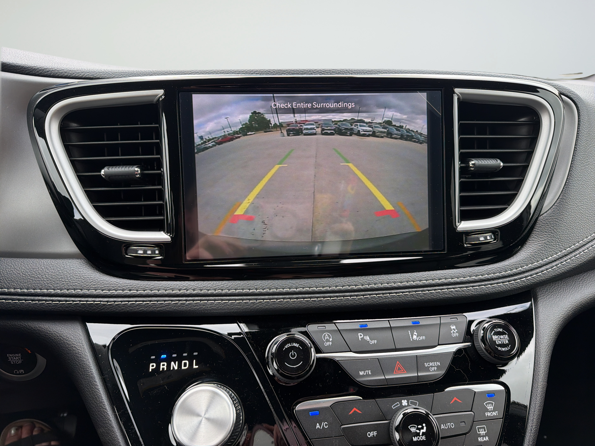 2027 Chrysler Pacifica Select