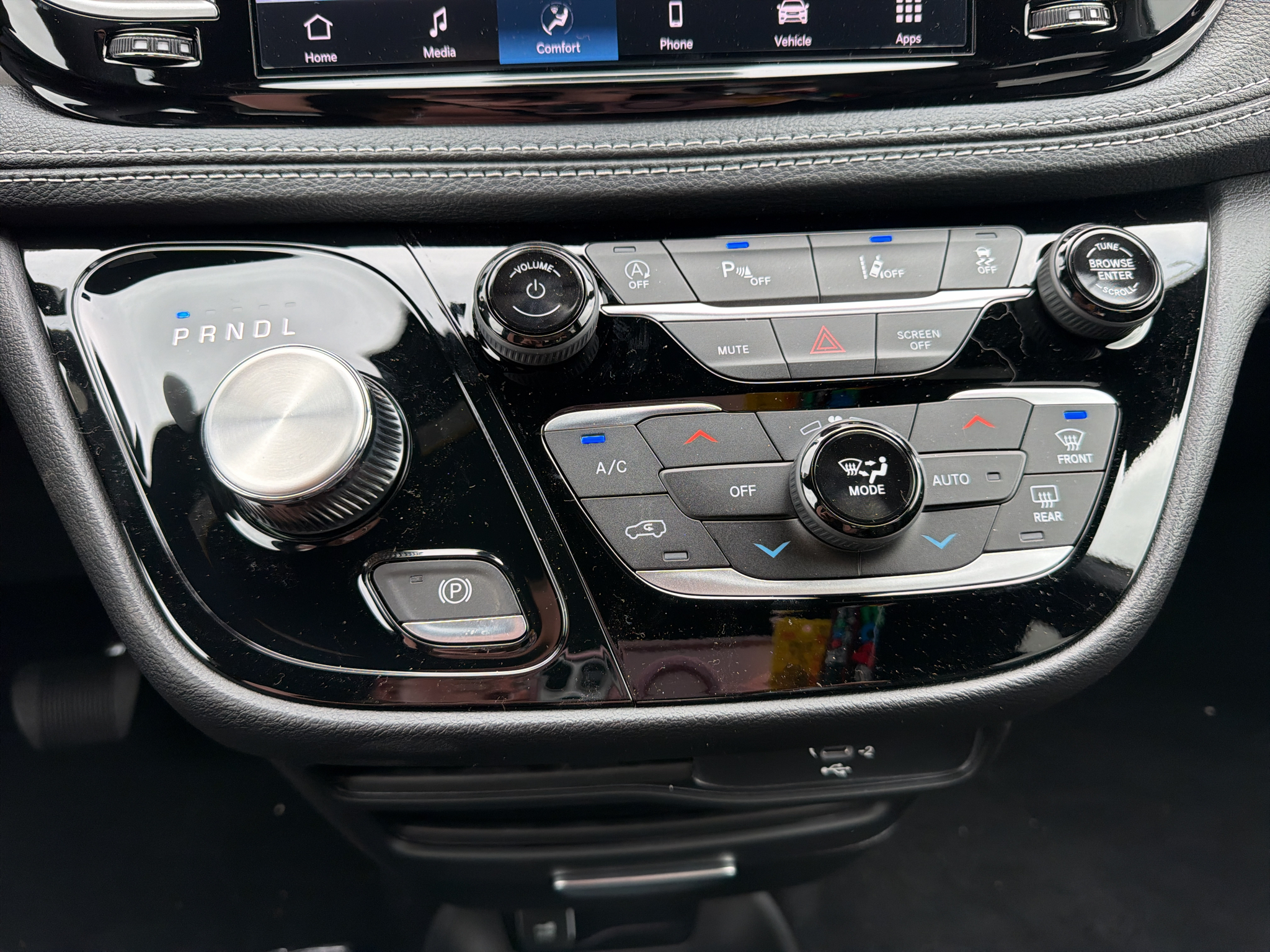 2027 Chrysler Pacifica Select