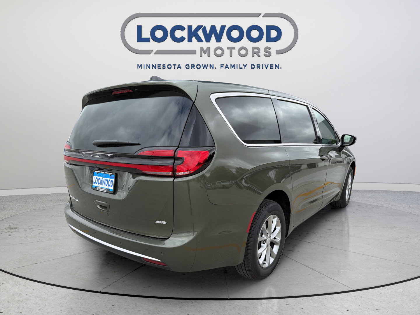 2027 Chrysler Pacifica Select