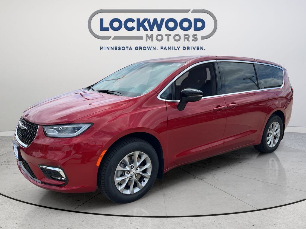 2026 Chrysler Pacifica Select AWD's photo