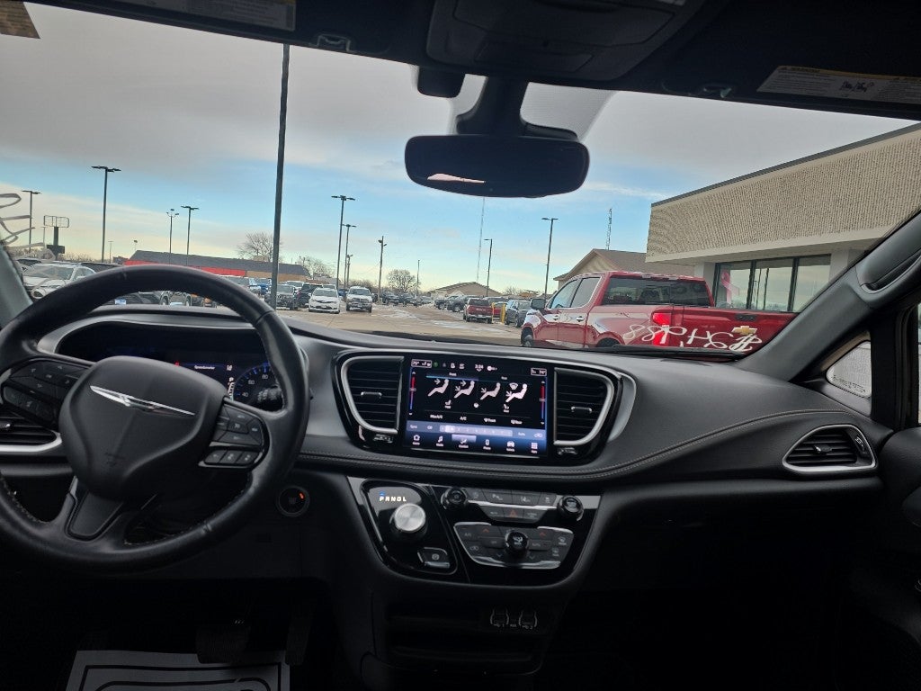 2021 Chrysler Pacifica Touring L