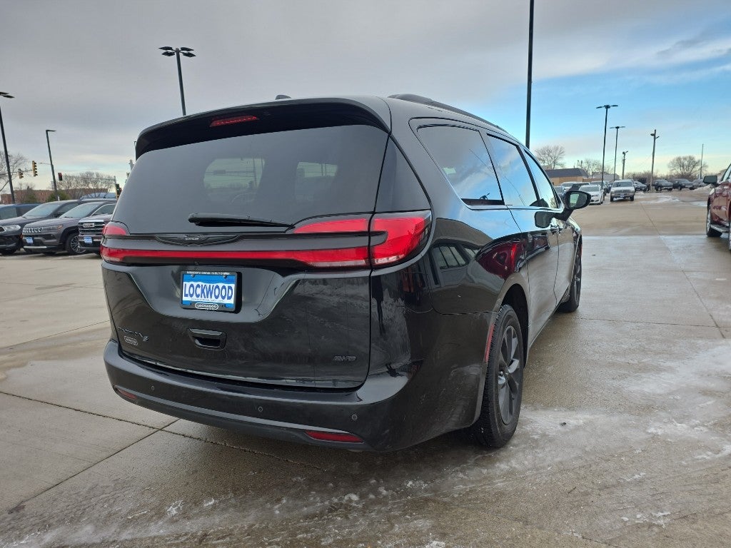 2021 Chrysler Pacifica Touring L