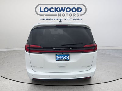 2027 Chrysler Pacifica Limited