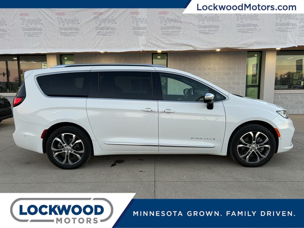 2025 Chrysler Pacifica Pinnacle