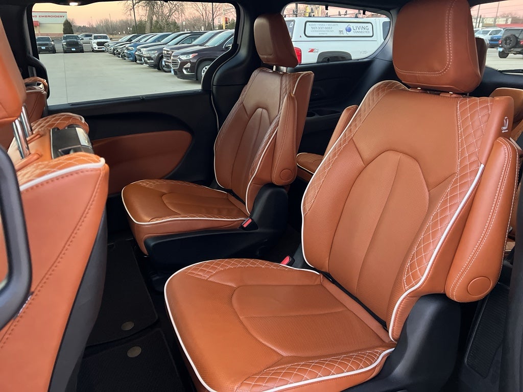 2025 Chrysler Pacifica Pinnacle