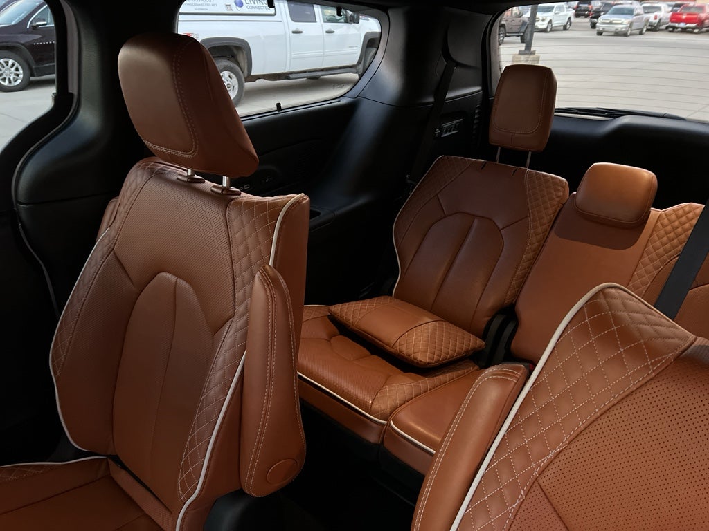 2025 Chrysler Pacifica Pinnacle
