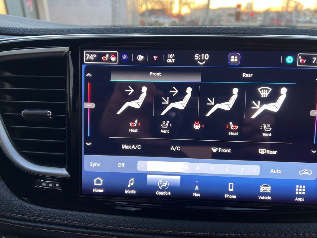 2025 Chrysler Pacifica Pinnacle