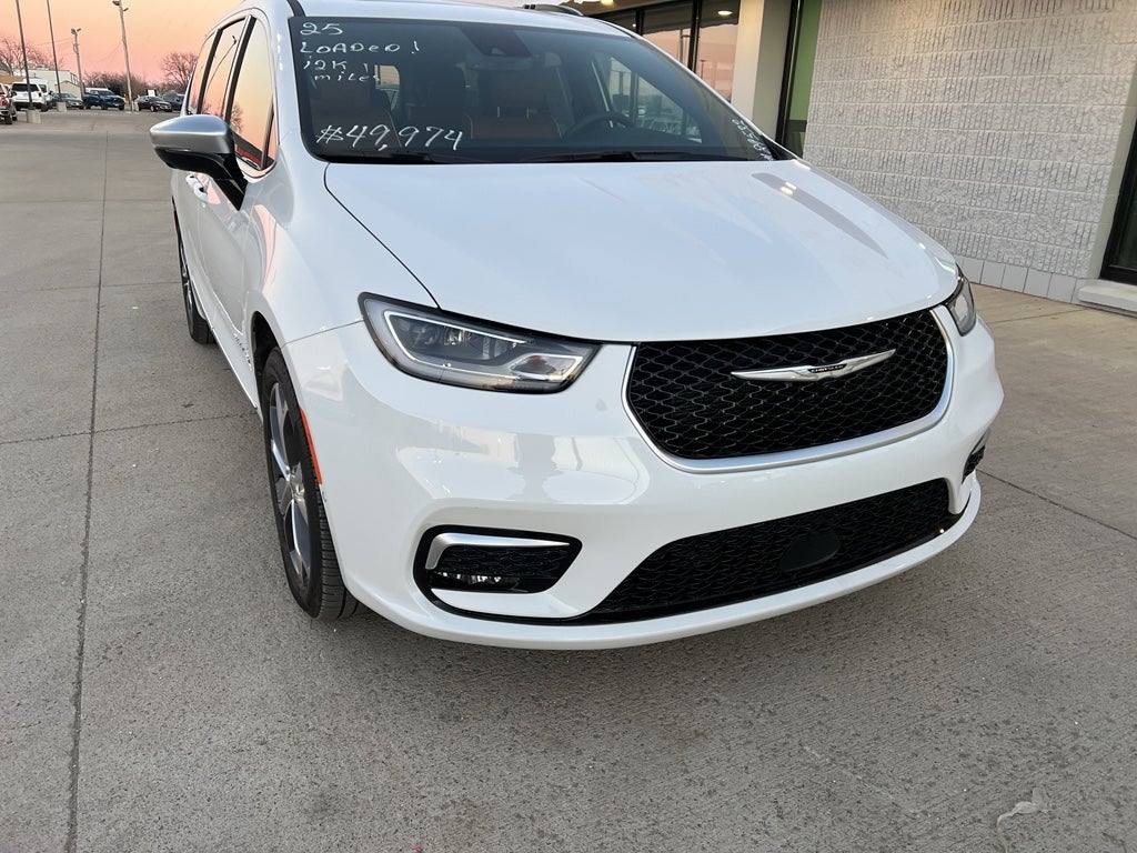 2025 Chrysler Pacifica Pinnacle