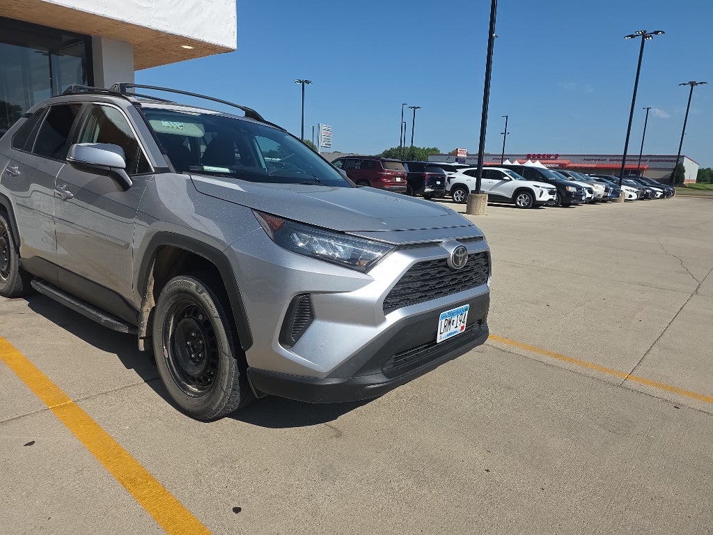 2020 Toyota RAV4 LE