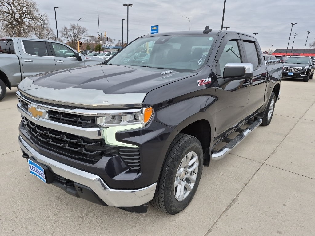 Used 2022 Chevrolet Silverado 1500 LT with VIN 3GCUDDET5NG626470 for sale in Marshall, Minnesota