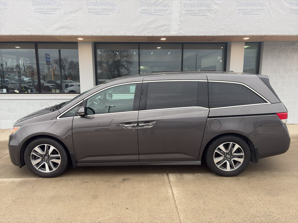 Used 2016 Honda Odyssey Touring Elite with VIN 5FNRL5H96GB037872 for sale in Marshall, Minnesota