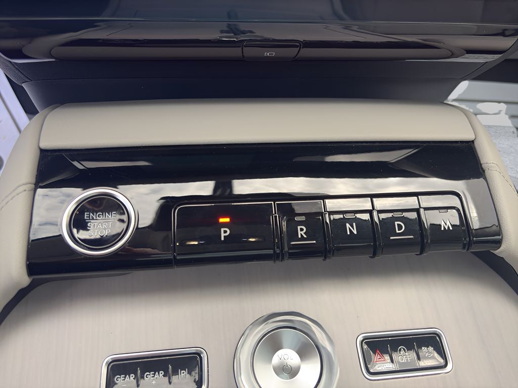 2025 Lincoln Navigator L Reserve