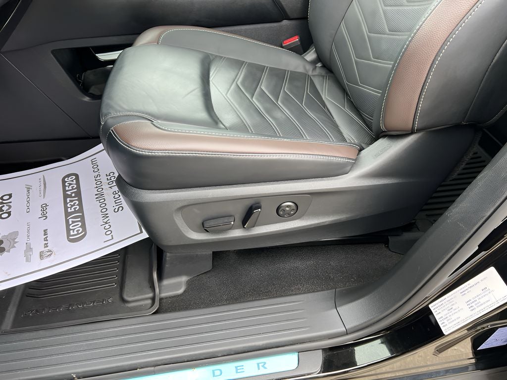 2023 Nissan Pathfinder Platinum
