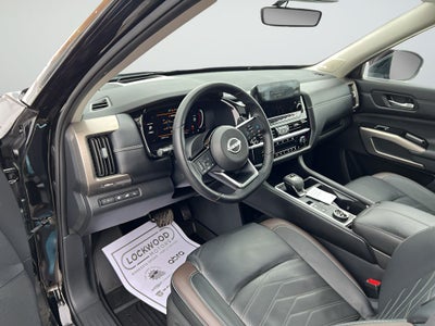 2023 Nissan Pathfinder Platinum