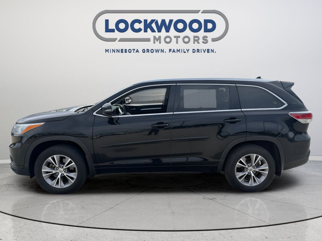Used 2015 Toyota Highlander XLE with VIN 5TDJKRFH7FS222363 for sale in Marshall, Minnesota