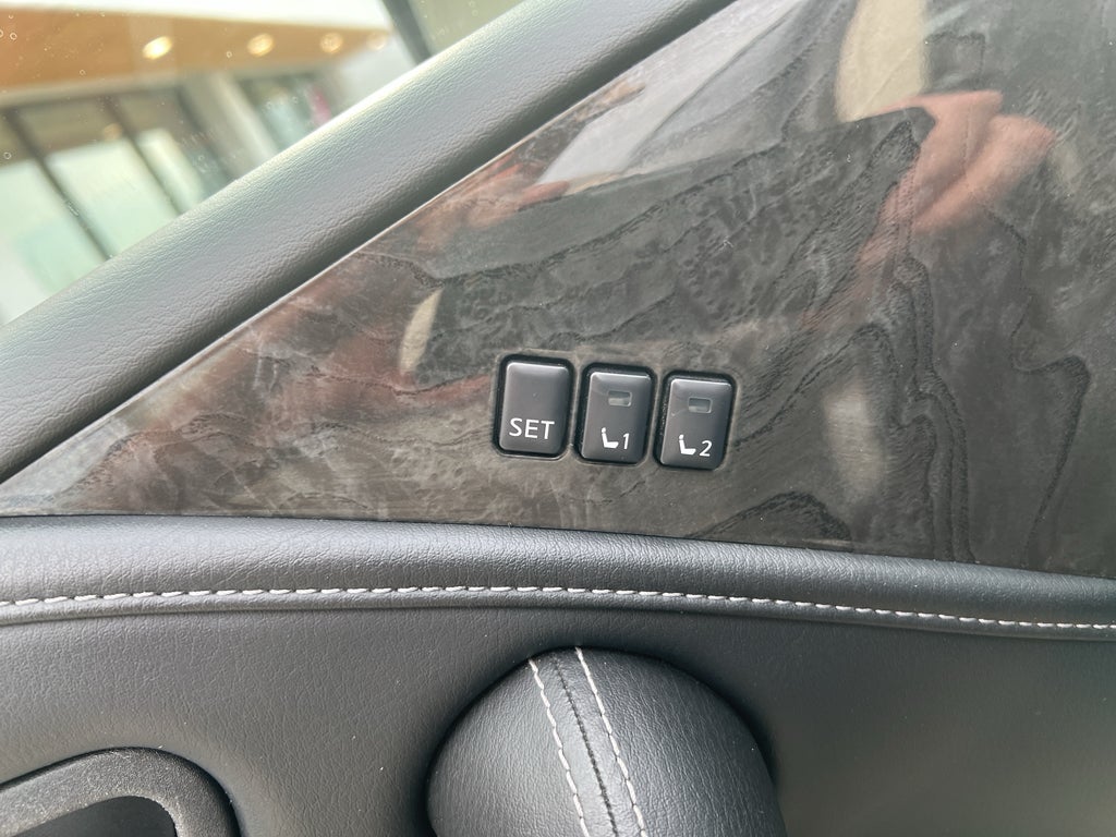 2021 INFINITI QX80 LUXE