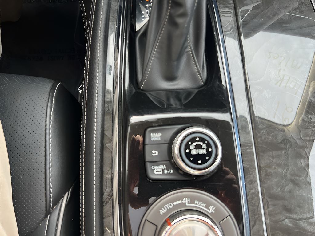 2021 INFINITI QX80 LUXE